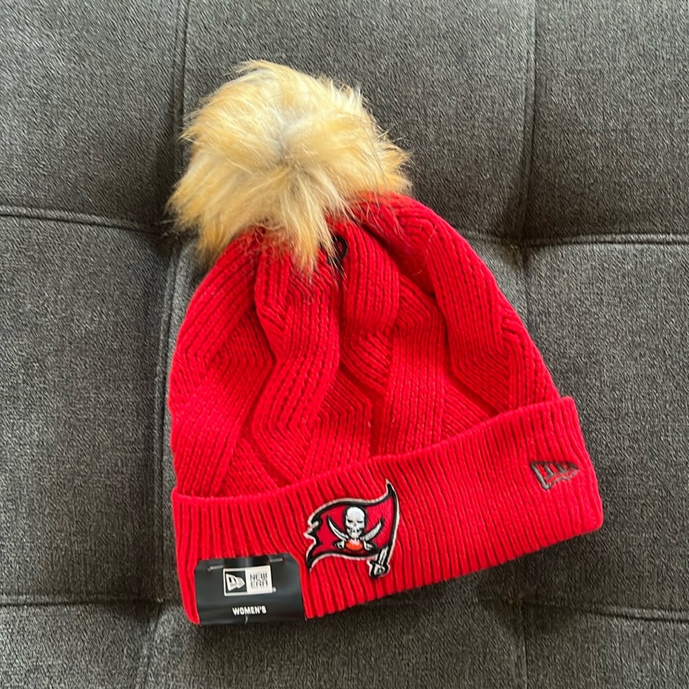 NWT Tampa Bay Buccaneers beanie